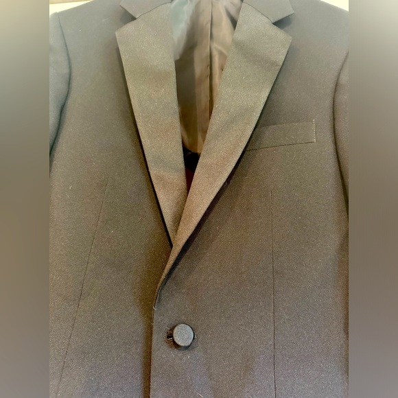 Formal Wear International Coat - Picture 6 of 7